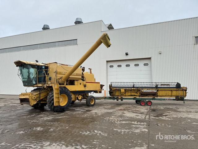 New Holland TF46 Combine Harvester - Moissonneuse-batteuse: photos 1 New Holland TF46 Combine Harvester - Moissonneuse-batteuse: photos 1