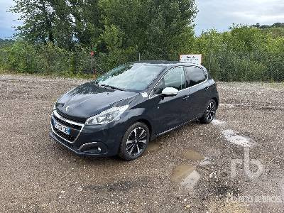 PEUGEOT 208 - Voiture: photos 1 PEUGEOT 208 - Voiture: photos 1