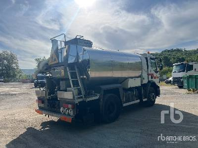 RENAULT PREMIUM LANDER 2010 SECMAIR SERVIROUTE 9000 L ... - Répandeuse: photos 3 RENAULT PREMIUM LANDER 2010 SECMAIR SERVIROUTE 9000 L ... - Répandeuse: photos 3