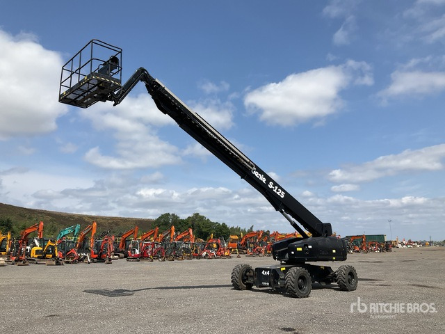 2009 Genie S125 4WD Diesel Articulating Boom Lift - Nacelle articulée: photos 2 2009 Genie S125 4WD Diesel Articulating Boom Lift - Nacelle articulée: photos 2
