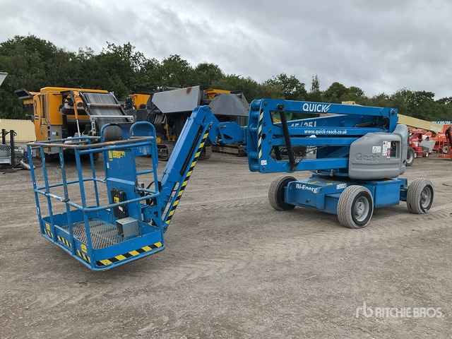 2011 Genie Z4525J 2WD Hybrid Articulating Boom Lift - Nacelle articulée: photos 1 2011 Genie Z4525J 2WD Hybrid Articulating Boom Lift - Nacelle articulée: photos 1