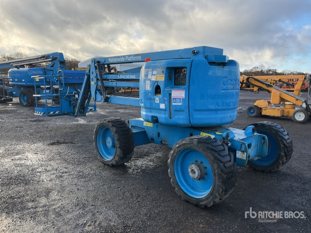 2012 Genie Z45/25J 4WD Diesel Articulating Boom Lift - Nacelle articulée: photos 3 2012 Genie Z45/25J 4WD Diesel Articulating Boom Lift - Nacelle articulée: photos 3