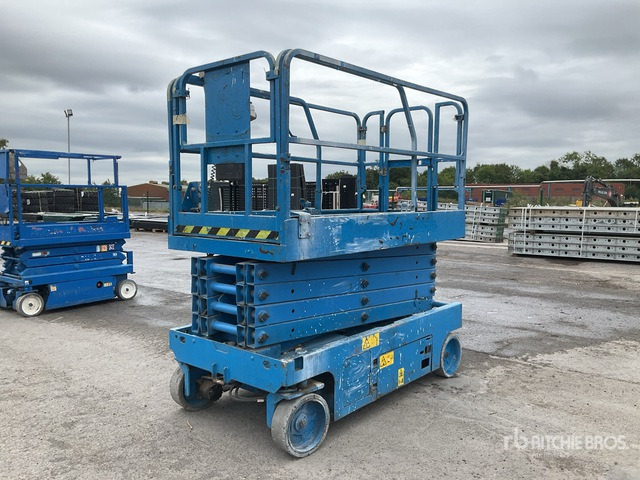 2013 Genie GS3246 Electric Scissor Lift - Nacelle ciseaux: photos 3 2013 Genie GS3246 Electric Scissor Lift - Nacelle ciseaux: photos 3