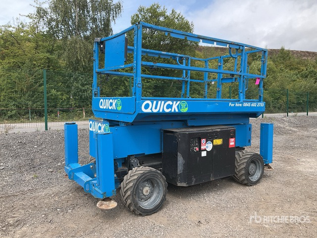 2014 Genie GS2669RT 4x4 Diesel Scissor Lift - Nacelle ciseaux: photos 2 2014 Genie GS2669RT 4x4 Diesel Scissor Lift - Nacelle ciseaux: photos 2