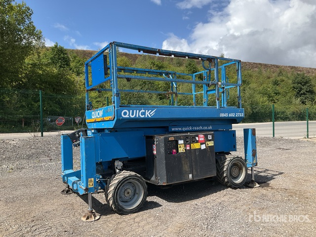 2014 Genie GS2669RT 4x4 Diesel Scissor Lift - Nacelle ciseaux: photos 2 2014 Genie GS2669RT 4x4 Diesel Scissor Lift - Nacelle ciseaux: photos 2