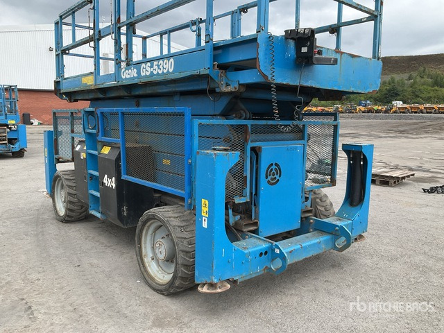2014 Genie GS5390 4x4 Diesel Scissor Lift - Nacelle ciseaux: photos 5 2014 Genie GS5390 4x4 Diesel Scissor Lift - Nacelle ciseaux: photos 5