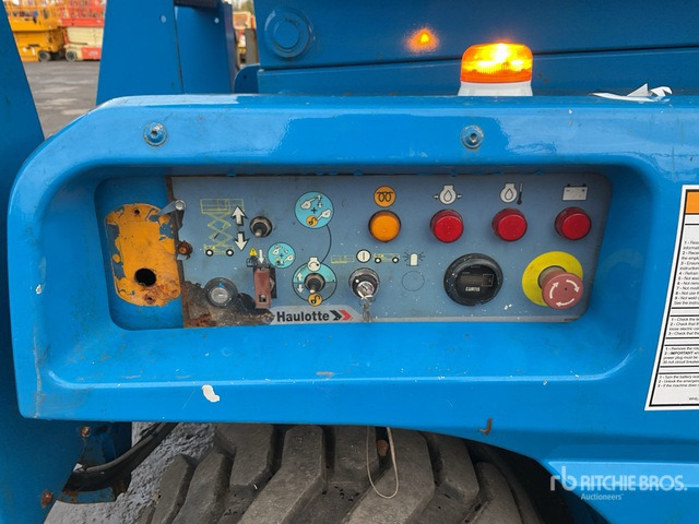 Nacelle ciseaux 2014 Haulotte Compact 12DX 4x4 Diesel Scissor Lift: photos 6