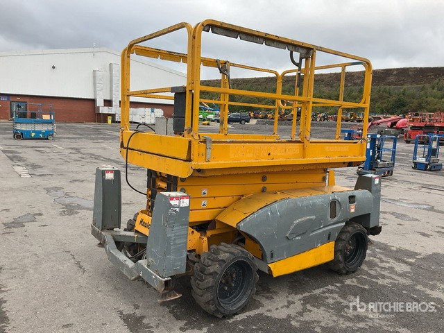 2014 Haulotte Compact12DX 4x4 Diesel Scissor Lift - Nacelle ciseaux: photos 4 2014 Haulotte Compact12DX 4x4 Diesel Scissor Lift - Nacelle ciseaux: photos 4