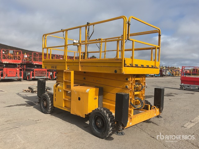 2014 Haulotte H18SDX 4x4 Diesel Scissor Lift - Nacelle ciseaux: photos 4 2014 Haulotte H18SDX 4x4 Diesel Scissor Lift - Nacelle ciseaux: photos 4
