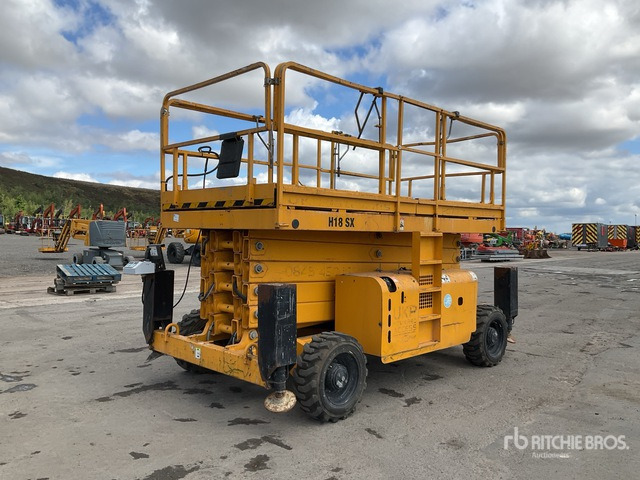 2014 Haulotte H18SDX 4x4 Diesel Scissor Lift - Nacelle ciseaux: photos 4 2014 Haulotte H18SDX 4x4 Diesel Scissor Lift - Nacelle ciseaux: photos 4