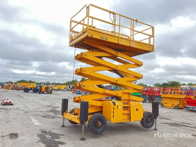 2014 Haulotte H18SDX 4x4 Diesel Scissor Lift - Nacelle ciseaux: photos 1 2014 Haulotte H18SDX 4x4 Diesel Scissor Lift - Nacelle ciseaux: photos 1