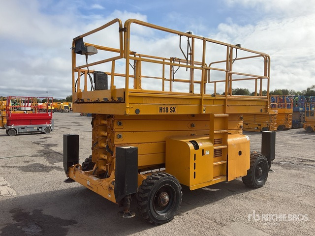 2014 Haulotte H18SDX 4x4 Diesel Scissor Lift - Nacelle ciseaux: photos 3 2014 Haulotte H18SDX 4x4 Diesel Scissor Lift - Nacelle ciseaux: photos 3