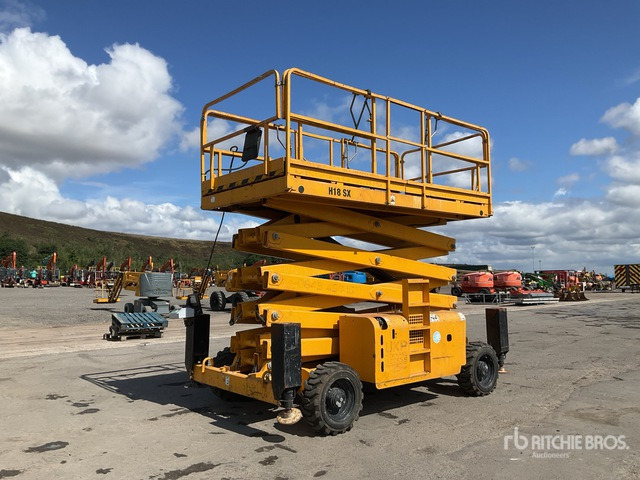 2014 Haulotte H18SDX 4x4 Diesel Scissor Lift - Nacelle ciseaux: photos 1 2014 Haulotte H18SDX 4x4 Diesel Scissor Lift - Nacelle ciseaux: photos 1