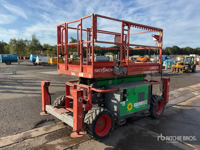 2014 Skyjack SJ6832RT 4x4 Diesel (Inoperable) Scissor Lift - Nacelle ciseaux: photos 4 2014 Skyjack SJ6832RT 4x4 Diesel (Inoperable) Scissor Lift - Nacelle ciseaux: photos 4