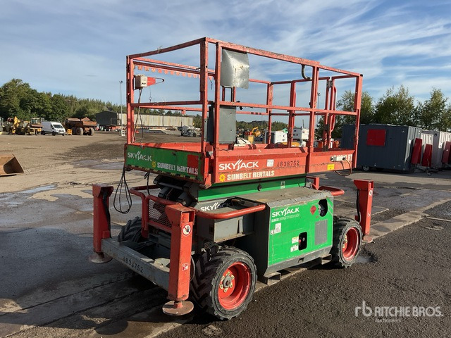 2014 Skyjack SJ6832RT 4x4 Diesel (Inoperable) Scissor Lift - Nacelle ciseaux: photos 2 2014 Skyjack SJ6832RT 4x4 Diesel (Inoperable) Scissor Lift - Nacelle ciseaux: photos 2