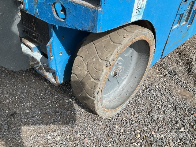 2015 Genie GS-4047 Electric Scissor Lift - Nacelle ciseaux: photos 5 2015 Genie GS-4047 Electric Scissor Lift - Nacelle ciseaux: photos 5