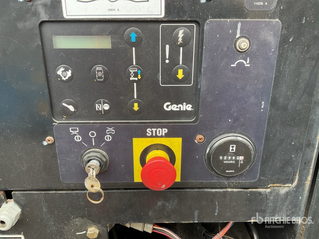 2015 Genie GS-5390 4x4 Diesel Scissor Lift - Nacelle ciseaux: photos 5 2015 Genie GS-5390 4x4 Diesel Scissor Lift - Nacelle ciseaux: photos 5