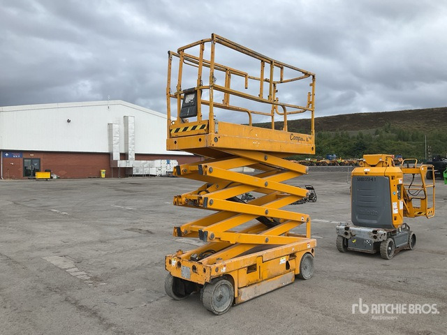 2015 Haulotte Compact 10N Electric Scissor Lift - Nacelle ciseaux: photos 1 2015 Haulotte Compact 10N Electric Scissor Lift - Nacelle ciseaux: photos 1