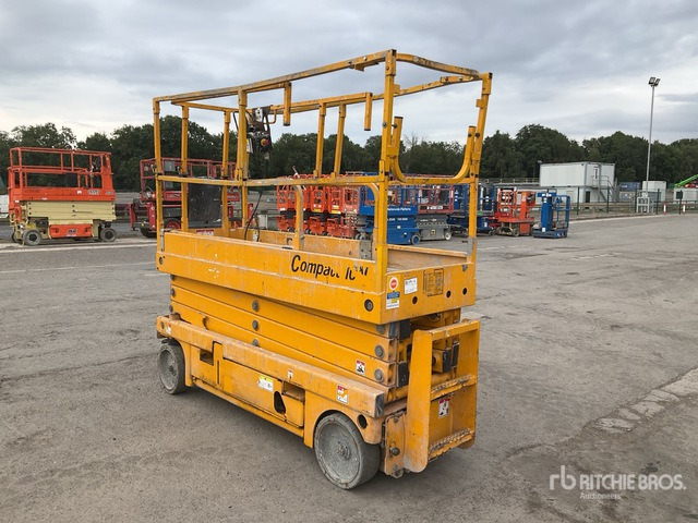 2015 Haulotte Compact 10N Electric Scissor Lift - Nacelle ciseaux: photos 4 2015 Haulotte Compact 10N Electric Scissor Lift - Nacelle ciseaux: photos 4