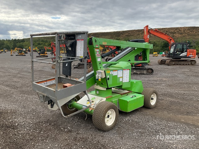 2015 Nifty-Lift HR12NDE 2WD Diesel Articulating Boom Lift - Nacelle articulée: photos 4 2015 Nifty-Lift HR12NDE 2WD Diesel Articulating Boom Lift - Nacelle articulée: photos 4