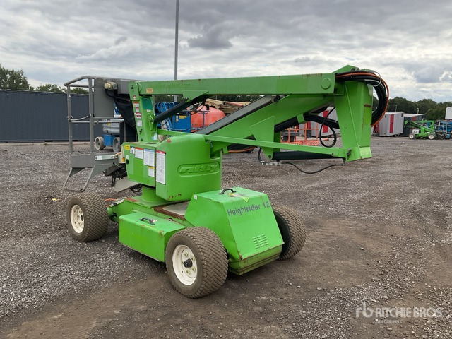 2015 Nifty-Lift HR12NDE 2WD Diesel Articulating Boom Lift - Nacelle articulée: photos 3 2015 Nifty-Lift HR12NDE 2WD Diesel Articulating Boom Lift - Nacelle articulée: photos 3