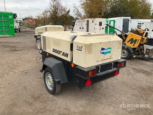 2016 Doosan 7/41 2016 Doosan 7/41 Air Compressor Air Compressor - Compresseur d'air: photos 3 2016 Doosan 7/41 2016 Doosan 7/41 Air Compressor Air Compressor - Compresseur d'air: photos 3