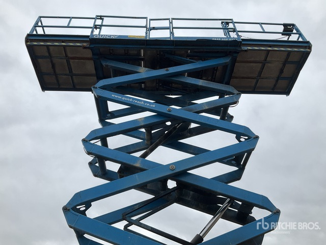 2016 Genie GS5390 4x4 Diesel Scissor Lift - Nacelle ciseaux: photos 4 2016 Genie GS5390 4x4 Diesel Scissor Lift - Nacelle ciseaux: photos 4