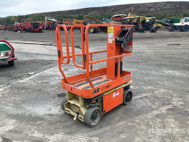 2017 JLG 1230ES Vertical Mast Lift - Nacelle à mât vertical: photos 3 2017 JLG 1230ES Vertical Mast Lift - Nacelle à mât vertical: photos 3