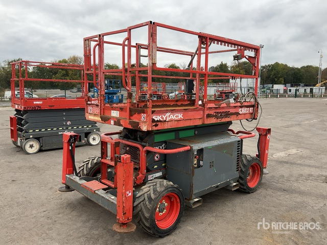 2017 Skyjack SJ6832RT 2017 Skyjack SJ6832 RT Scissor Lift Scissor Lift - Nacelle ciseaux: photos 3 2017 Skyjack SJ6832RT 2017 Skyjack SJ6832 RT Scissor Lift Scissor Lift - Nacelle ciseaux: photos 3