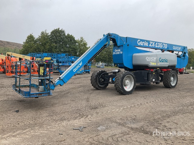 2018 Genie ZX-135 4WD Diesel Diesel Boom Artic 45MTR Articulating Boom Lift - Nacelle articulée: photos 4 2018 Genie ZX-135 4WD Diesel Diesel Boom Artic 45MTR Articulating Boom Lift - Nacelle articulée: photos 4