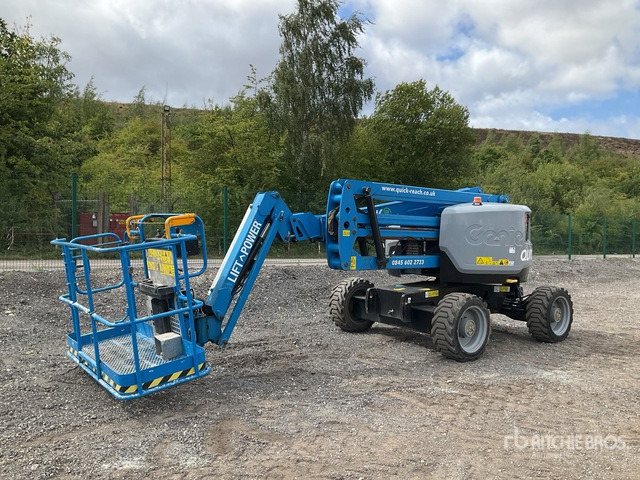 2021 Genie Z45 4WD Diesel Articulating Boom Lift - Nacelle articulée: photos 2 2021 Genie Z45 4WD Diesel Articulating Boom Lift - Nacelle articulée: photos 2