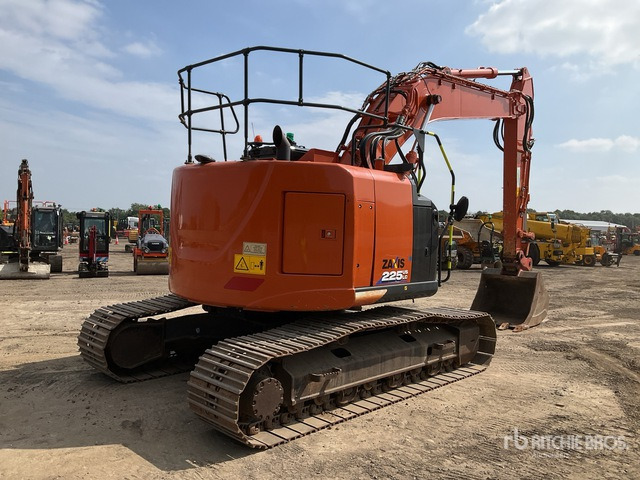 2021 Hitachi ZX225USLC-6 Tracked Excavator - Pelle sur chenille: photos 4 2021 Hitachi ZX225USLC-6 Tracked Excavator - Pelle sur chenille: photos 4