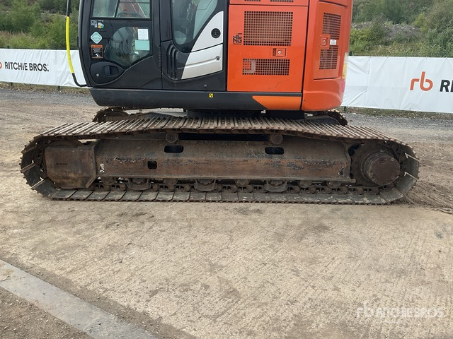2021 Hitachi ZX225USLC-6 Tracked Excavator - Pelle sur chenille: photos 5 2021 Hitachi ZX225USLC-6 Tracked Excavator - Pelle sur chenille: photos 5
