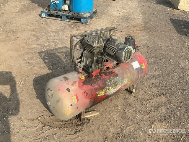 Clarke Air Compressor - Compresseur d'air: photos 2 Clarke Air Compressor - Compresseur d'air: photos 2