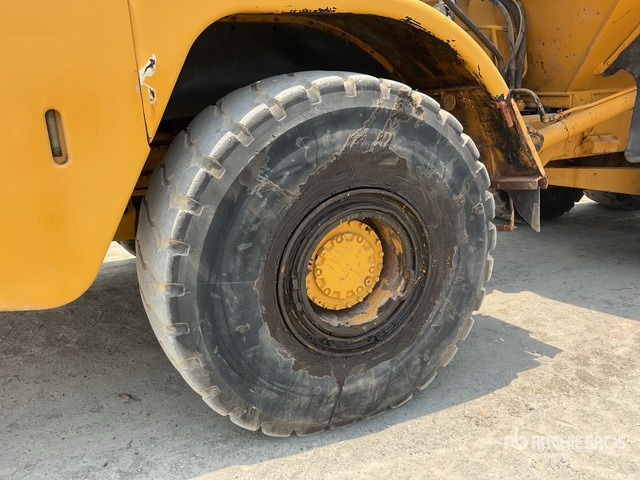 Tombereau articulé 2004 Cat 740 Articulated Dump Truck: photos 6