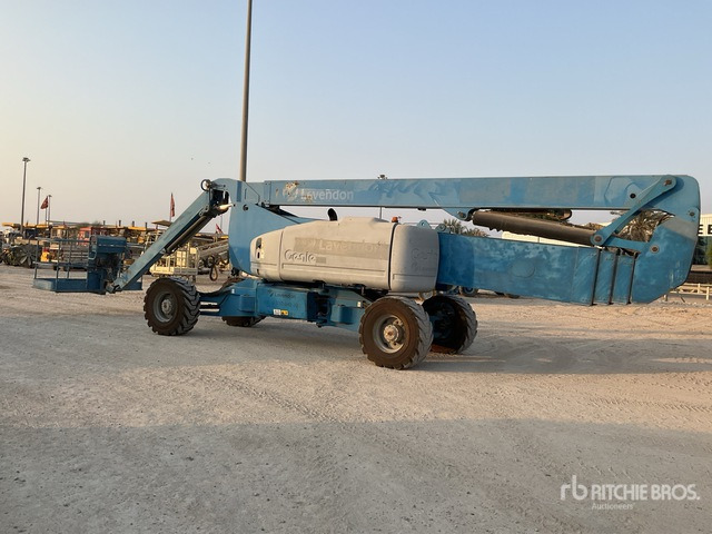 2008 Genie Z-135 4WD Diesel Articulating Boom Lift - Nacelle articulée: photos 4 2008 Genie Z-135 4WD Diesel Articulating Boom Lift - Nacelle articulée: photos 4