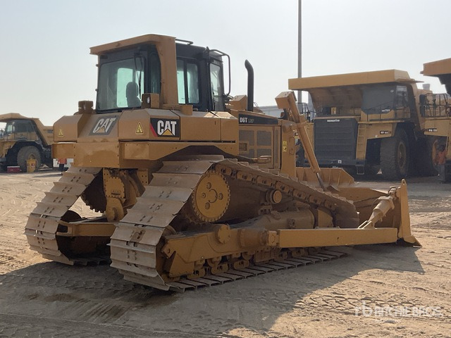 2011 Cat D6TLGP - Bulldozer: photos 4 2011 Cat D6TLGP - Bulldozer: photos 4