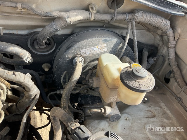 2011 Toyota Hilux 4x4 Crew Cab Pickup - Pick-up: photos 4 2011 Toyota Hilux 4x4 Crew Cab Pickup - Pick-up: photos 4