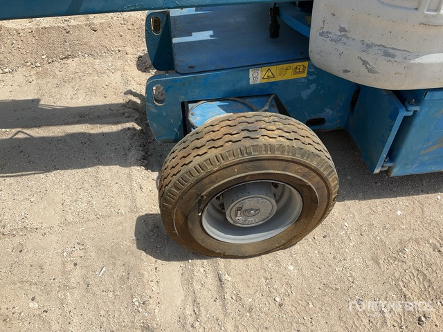 2012 Genie Z-45/25J 2WD Diesel (Inoperable) Articulating Boom Lift - Nacelle articulée: photos 5 2012 Genie Z-45/25J 2WD Diesel (Inoperable) Articulating Boom Lift - Nacelle articulée: photos 5