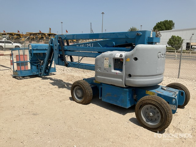 2012 Genie Z-45/25J 2WD Diesel (Inoperable) Articulating Boom Lift - Nacelle articulée: photos 4 2012 Genie Z-45/25J 2WD Diesel (Inoperable) Articulating Boom Lift - Nacelle articulée: photos 4