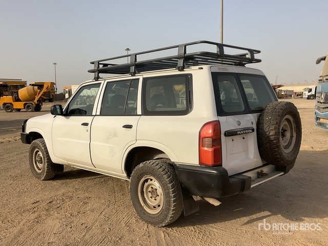 2013 Nissan Patrol GL 4x4 SUV - SUV: photos 2 2013 Nissan Patrol GL 4x4 SUV - SUV: photos 2