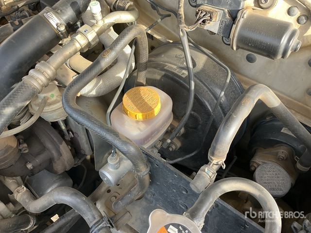 2013 Nissan Patrol GL 4x4 SUV - SUV: photos 4 2013 Nissan Patrol GL 4x4 SUV - SUV: photos 4