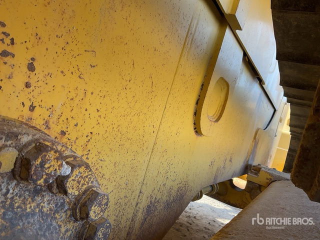 2014 Komatsu D155A-6 Crawler Dozer - Bulldozer: photos 4 2014 Komatsu D155A-6 Crawler Dozer - Bulldozer: photos 4