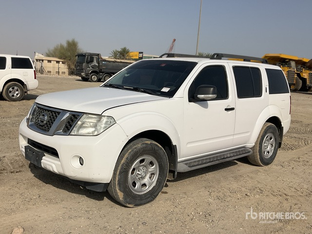 2014 Nissan Pathfinder 4WD SUV - SUV: photos 2 2014 Nissan Pathfinder 4WD SUV - SUV: photos 2