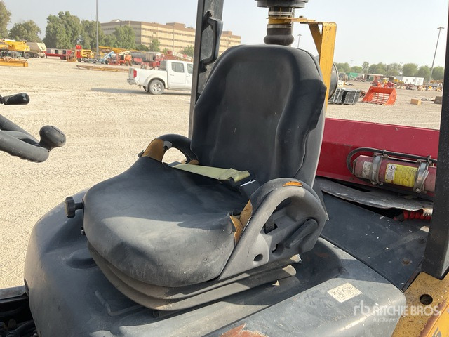 2015 Komatsu FH40-1 4 ton Forklift - Chariot élévateur diesel: photos 5 2015 Komatsu FH40-1 4 ton Forklift - Chariot élévateur diesel: photos 5