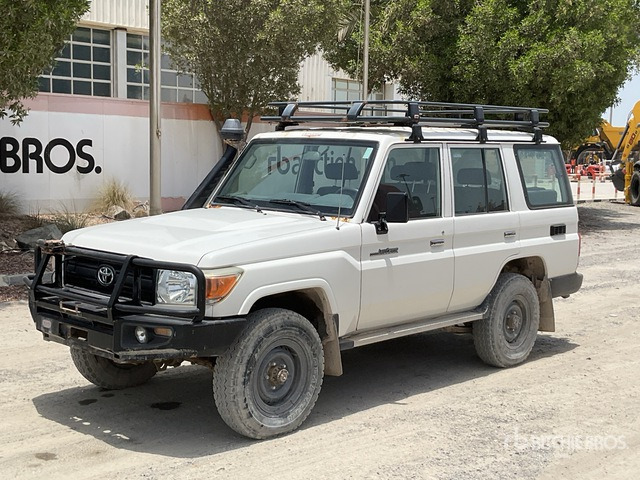 2018 Toyota Land Cruiser 76L 4x4 SUV - SUV: photos 1 2018 Toyota Land Cruiser 76L 4x4 SUV - SUV: photos 1