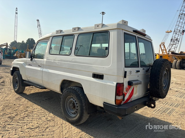 2018 Toyota Land Cruiser 78R 4x4 SUV - SUV: photos 3 2018 Toyota Land Cruiser 78R 4x4 SUV - SUV: photos 3