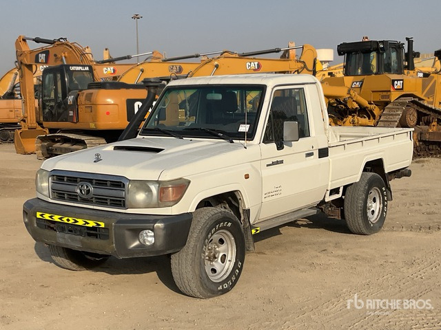 2018 Toyota Land Cruiser 79L 4x4 Pickup - Pick-up: photos 1 2018 Toyota Land Cruiser 79L 4x4 Pickup - Pick-up: photos 1