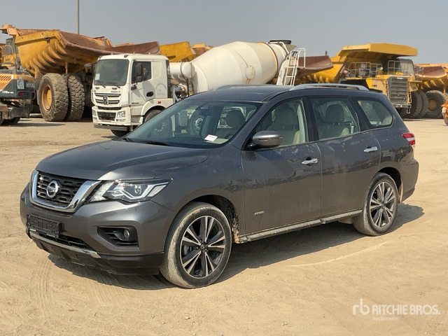 2020 Nissan Pathfinder 4WD Hybrid SUV - SUV: photos 2 2020 Nissan Pathfinder 4WD Hybrid SUV - SUV: photos 2