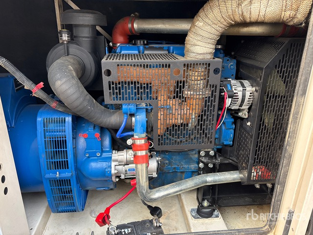 2021 FG Wilson P110-3 110 kVA Skid-Mounted Generator Set - Groupe électrogène: photos 5 2021 FG Wilson P110-3 110 kVA Skid-Mounted Generator Set - Groupe électrogène: photos 5